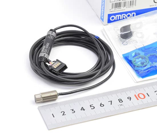 Đầu cảm biến tiệm cận rời Omron E2C-EM02 M10 2 mm