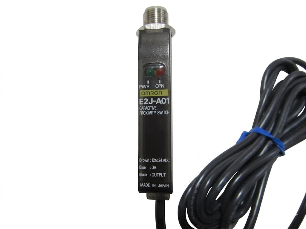 Cảm biến điện dung Omron E2J-A01 2M Siêu nhỏ