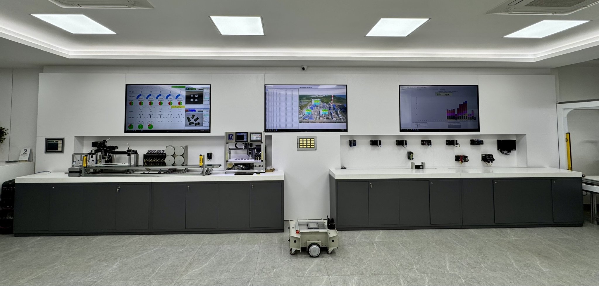 Banner giới thiệu Hexatech — tự động hóa công nghiệp
